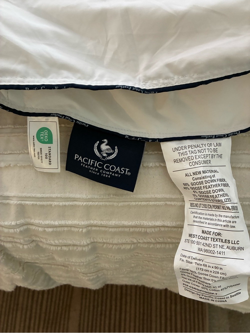 Pacific Coast Feather Company Down Comforter. Standard. Goose down/feathers